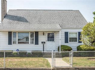 19 Cute St, Pawtucket, RI 02860