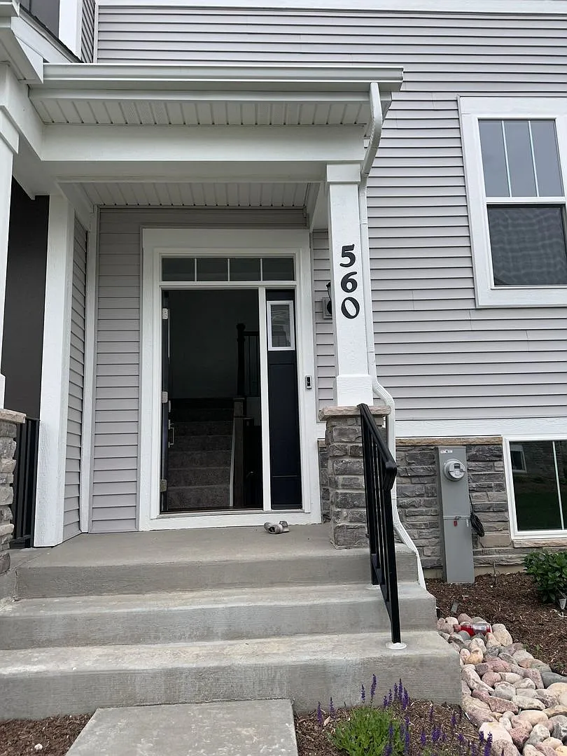 3 bed, 2.5 bath, 1764 sqft, $2,900 — Photo 2