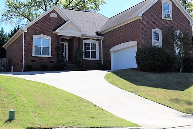1st image of 225 Dorset Dr