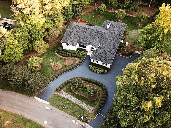 2nd image of 1823 Grande Oaks Rd