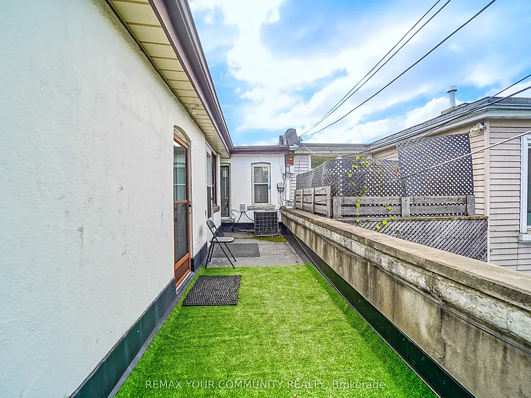 1378 Danforth Ave S #1 — Photo 35