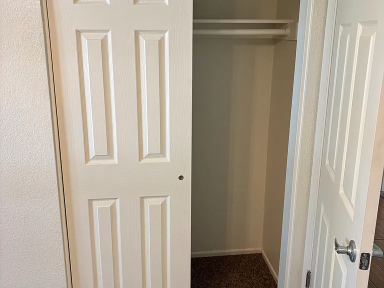 1st bdrm closet