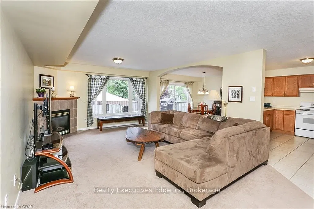 3 bed, $2,900 — Photo 3