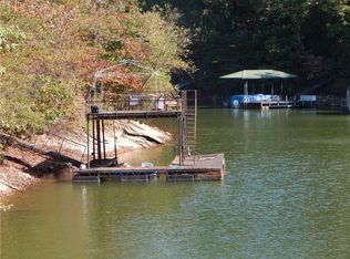5042 McKinzey Ln, Flowery Branch, GA
