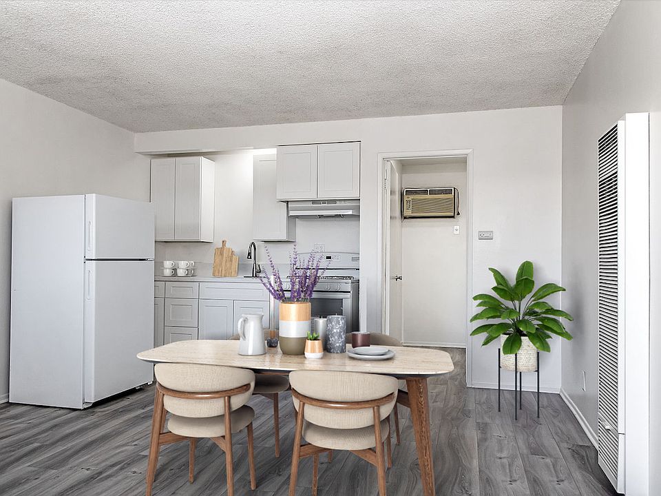 1st image of 530 N Wilson Ave #11