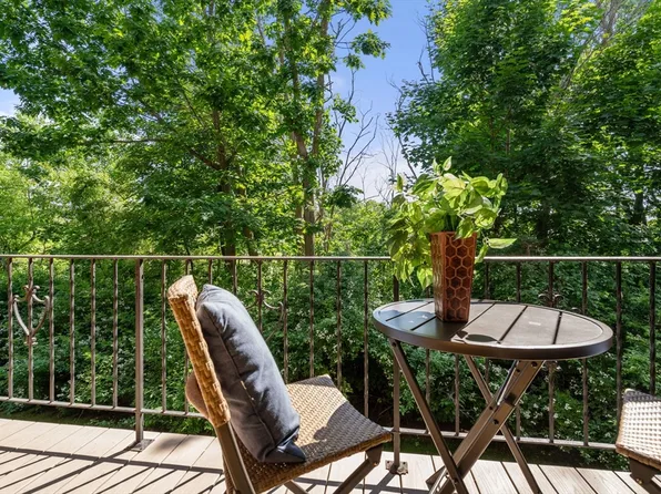 11 Riverside Ave APT 107, Danvers, MA 01923