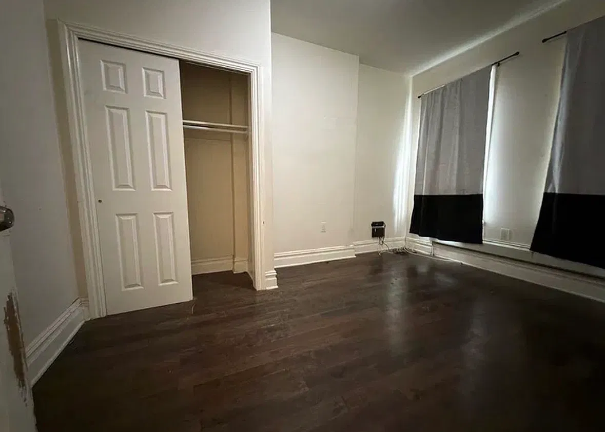 3 bed, $1,800 — Photo 2