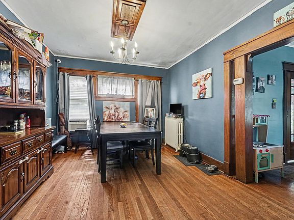 4th image of 419 W Cass St
