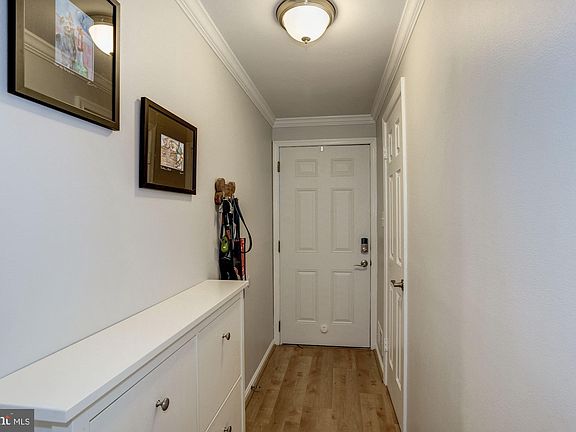 3rd image of 6618 Greenleigh Ln