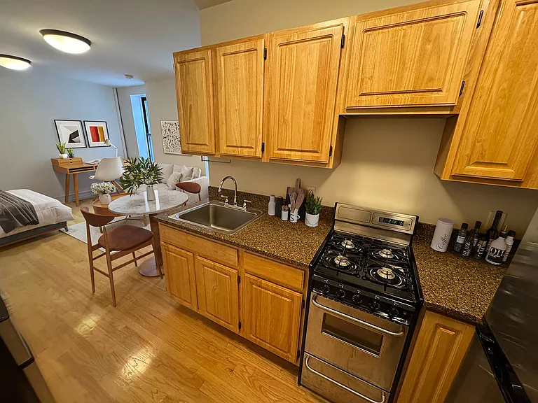 206 E 67th St #25 — Photo 3