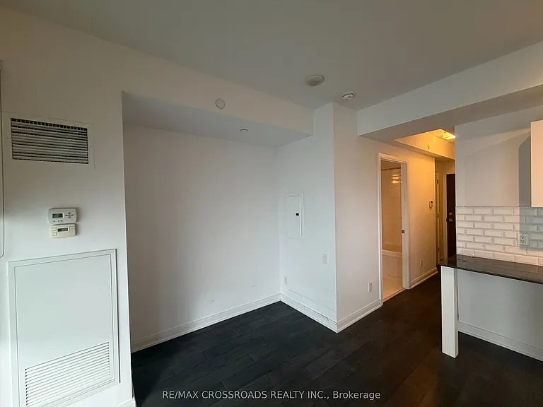 42 Charles St E #806 — Photo 6