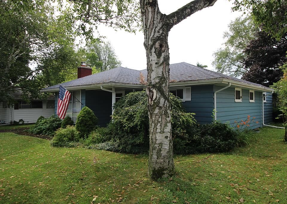 1st image of 123 E Bennett Cir