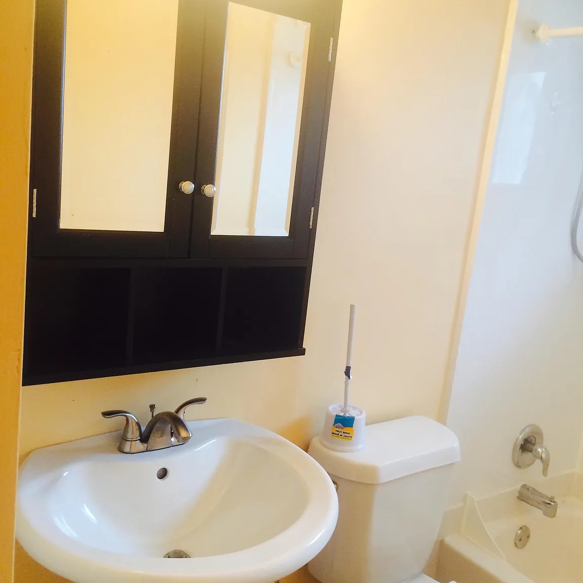 4102 Kenmore Ave photo 1