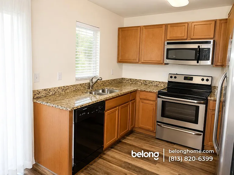 10939 Keys Gate Dr — Photo 2