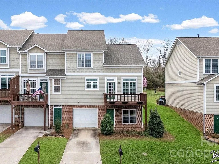 125 Forest Ridge Rd — Photo 6