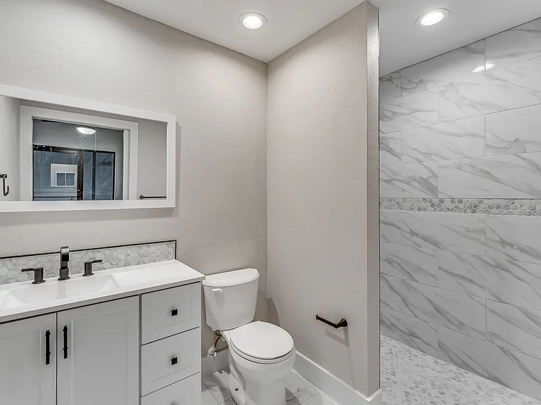 Dabs Properties LLC - 1723 N Chestnut Ave — Photo 13