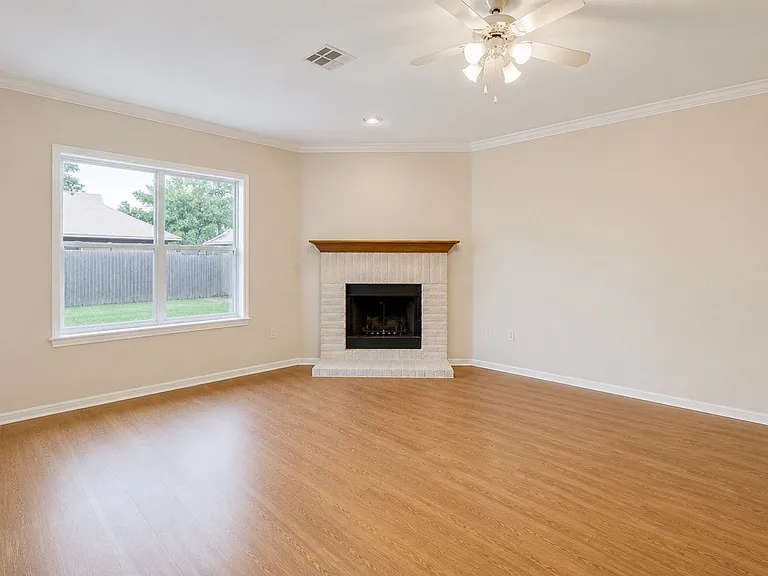 2100 Mir Woods Dr — Photo 6