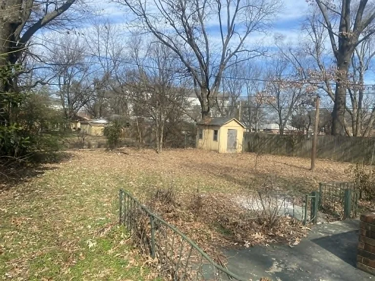 3064 Cromwell Ave — Photo 2
