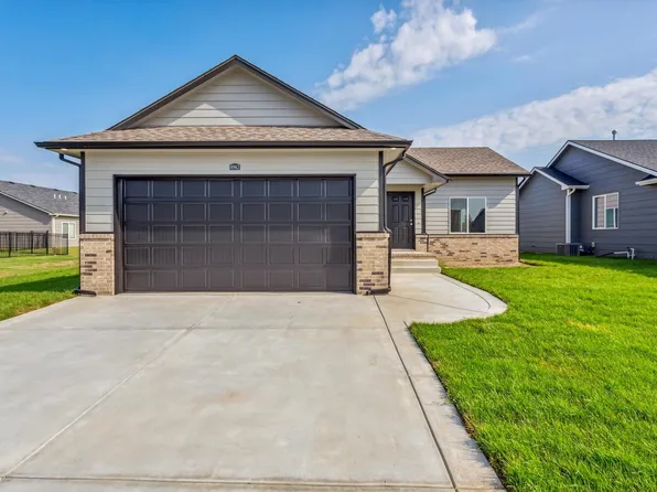 8962 E Summerside Pl, Wichita, KS 67226