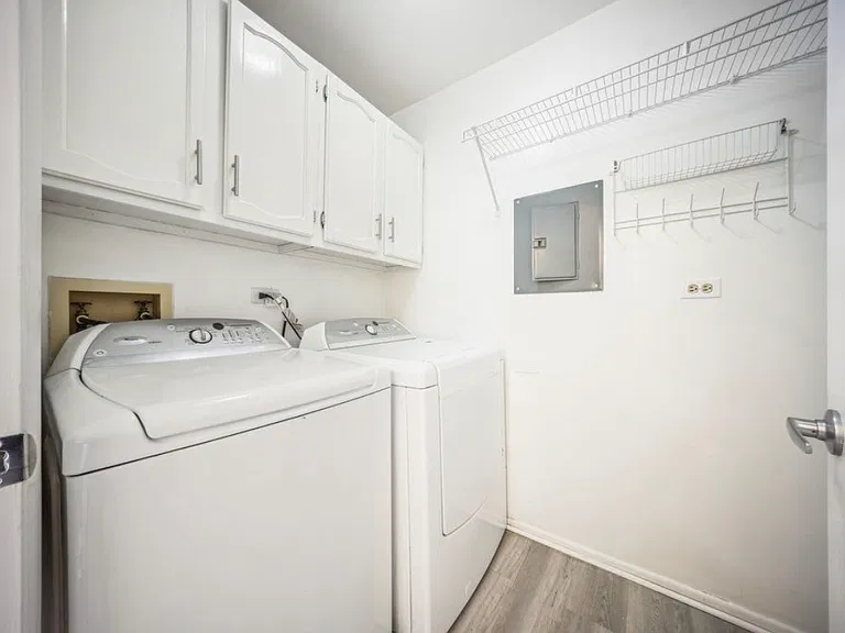 600 Eastview Ct #X2 — Photo 10