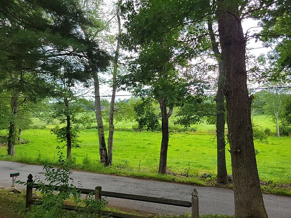 5th image of 26 Quissett Rd