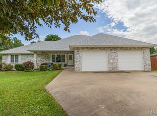 1124 Carpentry Cir, Lebanon, MO 65536