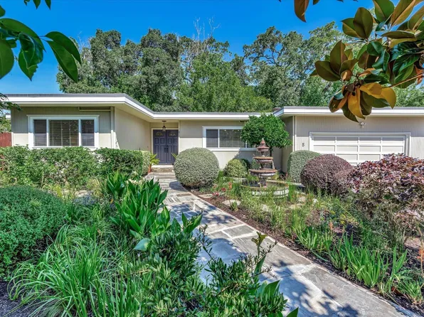 5 Esquire Court, Novato, CA 94949