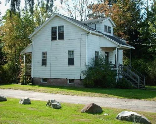 259 College St Photo 1