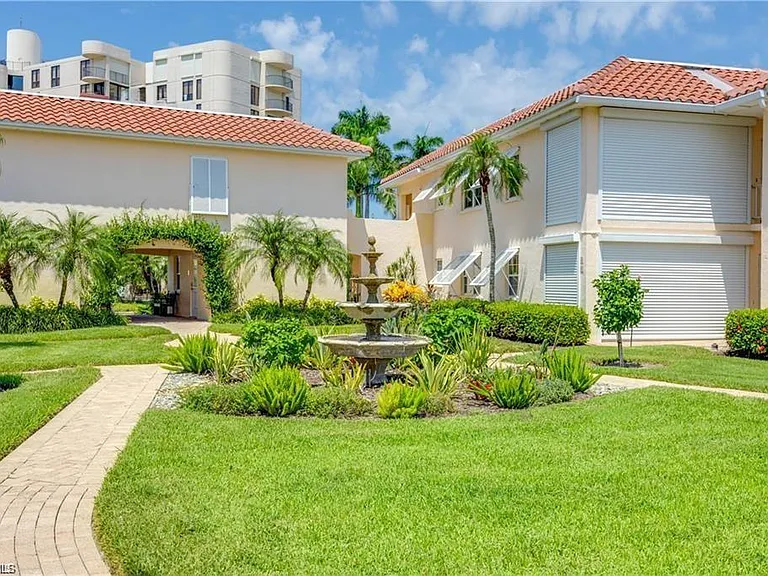 3070 Gulf Shore Blvd N #103 — Photo 17