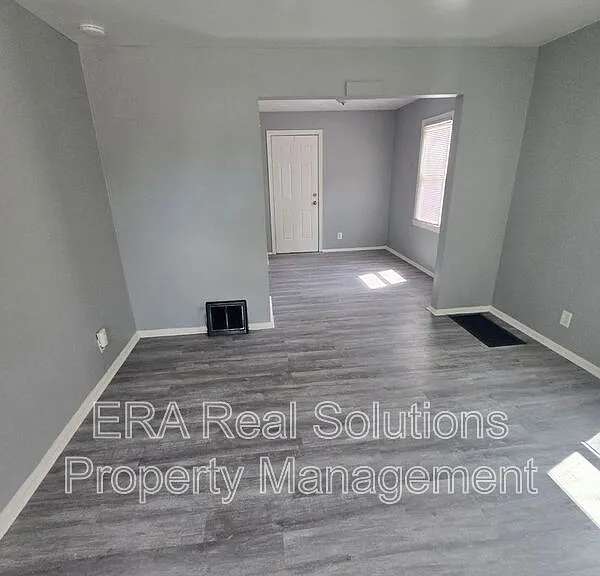 2065 W Mound St — Photo 5