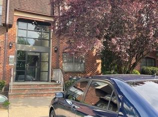 1610 Green Hollow Dr, Iselin, NJ 08830