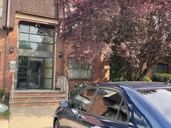 1610 Green Hollow Dr, Iselin, NJ 08830