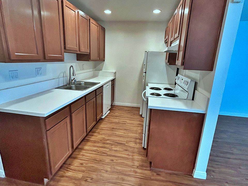 2nd image of 4574 39th St #3