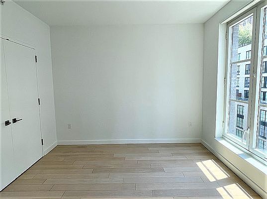 5th image of 535 W 43rd St #14A