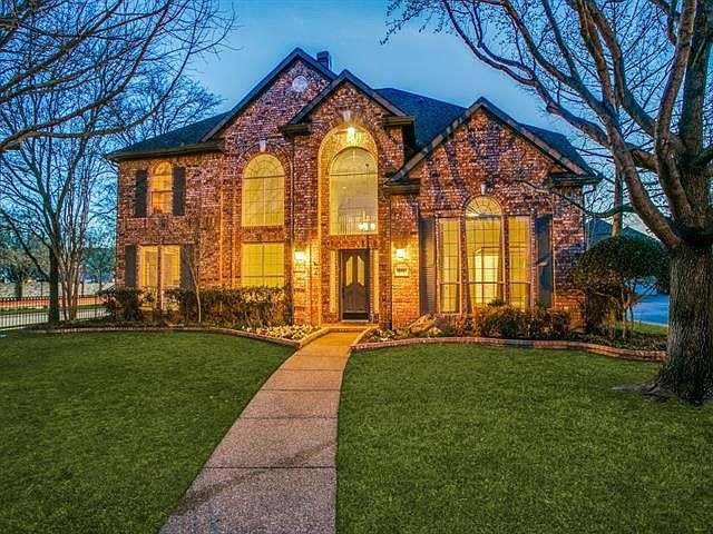 1st image of 305 Crooked Tree Ct