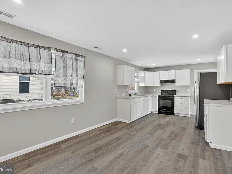 1102 Evergreen Blvd — Photo 11