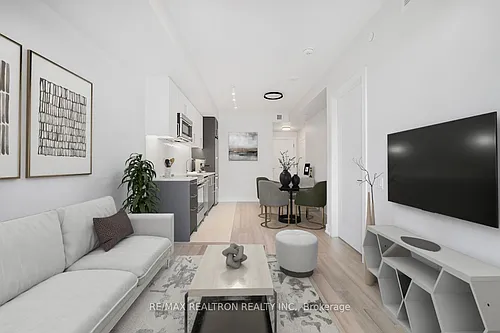 2525 Bathurst St Photo 1