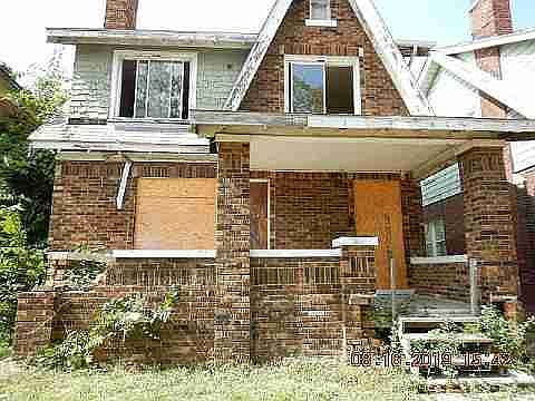 2696 Clairmount