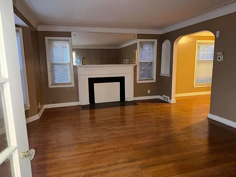 5566 Somerset Ave — Photo 2