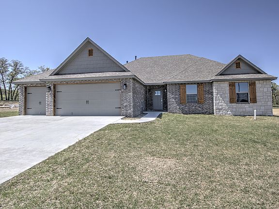 3rd image of 3056 Hilltop Dr