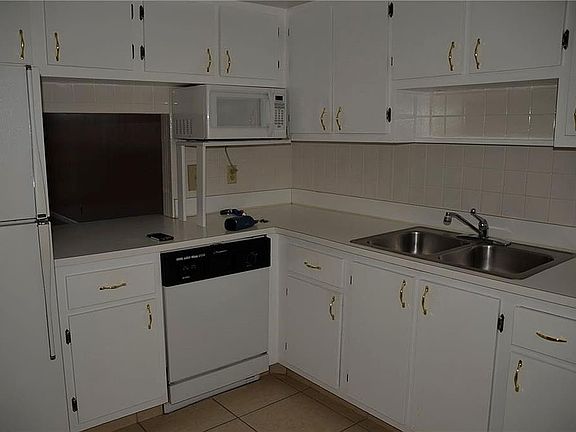 3rd image of 1900 S Kanner Hwy APT 8-202
