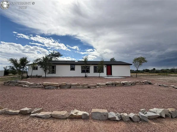 540 6th St, Penrose, CO 81240