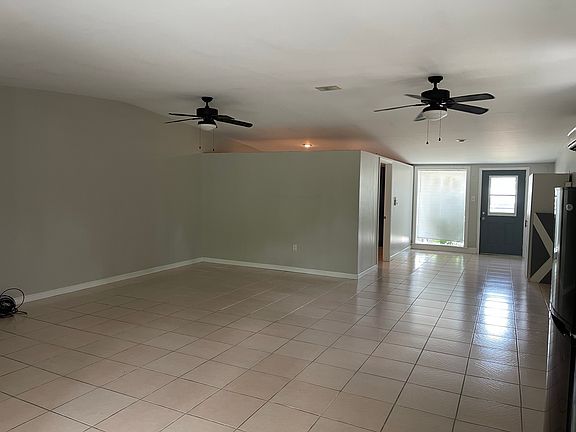 5th image of 118 Elles Ave
