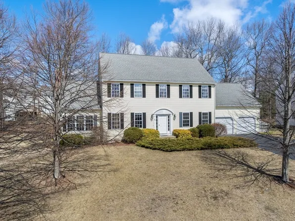 24 Laurelwood Dr, Worcester, MA 01605