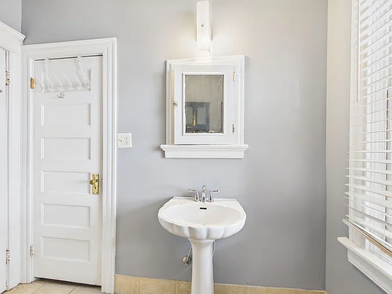 19 S Arthur Ashe Blvd #3 — Photo 39