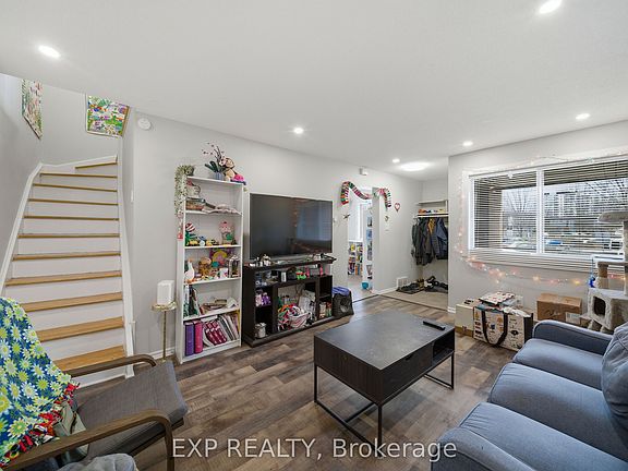 4th image of 1675 Heatherington Rd #11