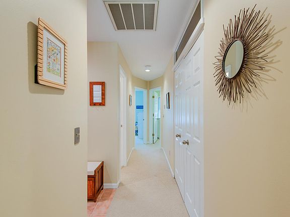 4th image of 800 N Shore Dr APT 4