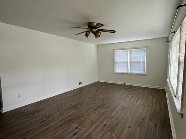 917 S 15th St, Quincy, IL 62301