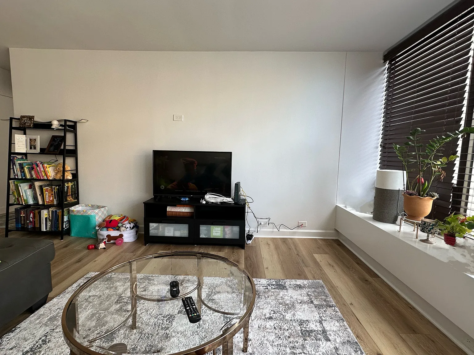 1 bed, 900 sqft, $2,700 — Photo 2