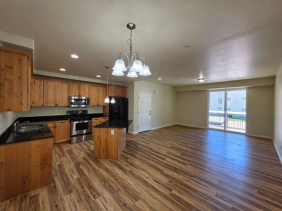 4th image of 638 N 400 W Suite E